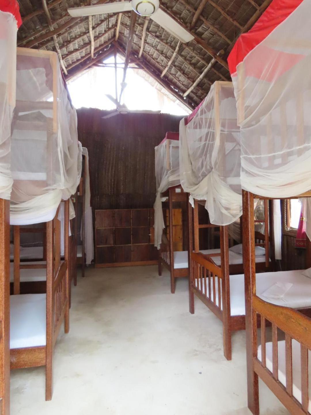 Drifters Zanzibar Hostel ปาเยอ ภายนอก รูปภาพ