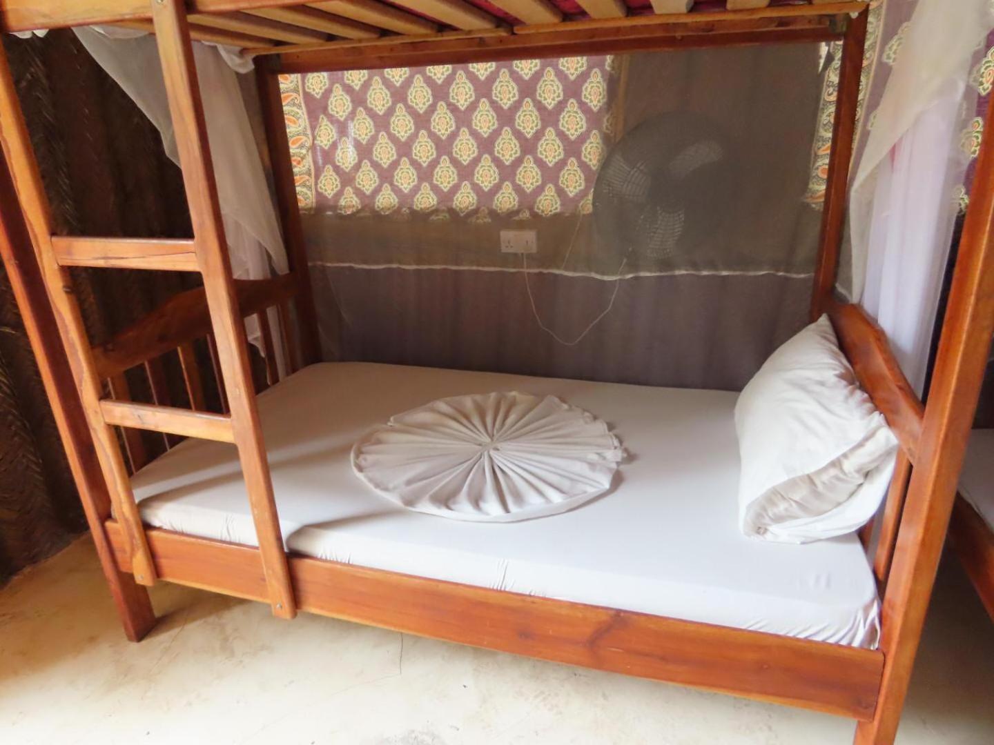 Drifters Zanzibar Hostel ปาเยอ ภายนอก รูปภาพ